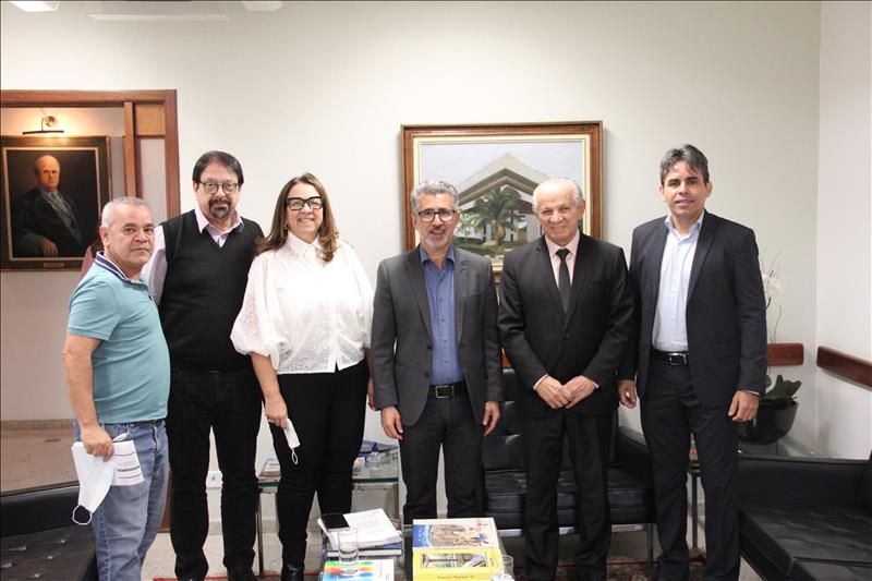 Encontro aconteceu na manhã desta segunda-feira (25), na sede do TCMSP
