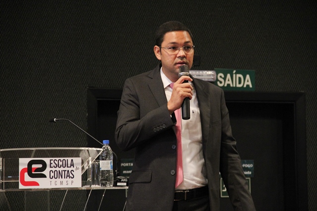 Profº Me. Fredy Henrique Miller