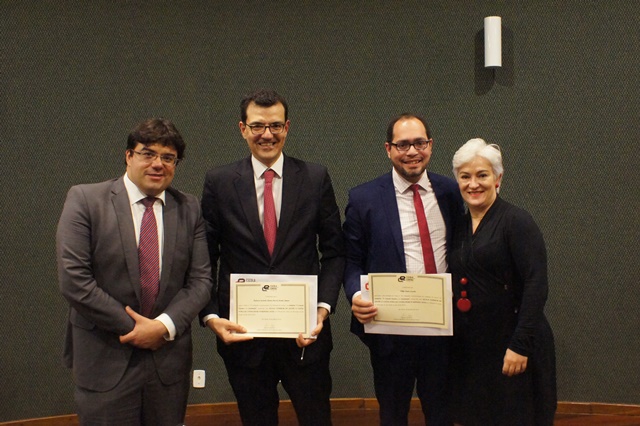 Professores Silvio Gabriel Serrano, Jacintho Arruda, Filippe Soares Lizardo e a moderadora Christianne Stroppa