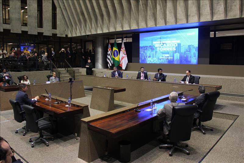 Prefeito Ricardo Nunes e presidente da CMSP, Milton Leite, estiveram na mesa de abertura 