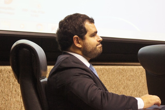 Professor Gustavo Marinho