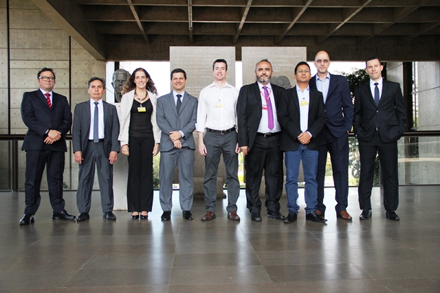 Integrantes da reunião de mobilidade urbana na Esplanada do TCM-SP