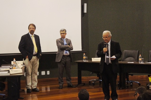 O conselheiro presidente do TCM, João Antonio, e o conselheiro Edson Simões foram os responsáveis por abrir o debate.