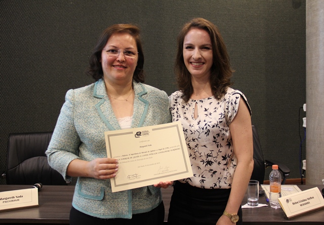 Da esq. para a dir.: Margareth Noda, analista de mercado de capitais da CVM, e Helen Cristina Steffen, mediadora do evento