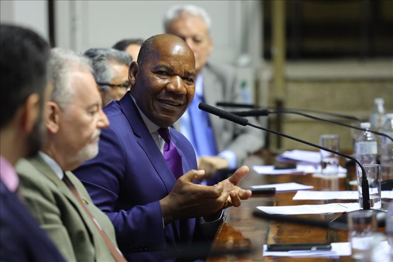 Reitor da Faculdade Zumbi dos Palmares, José Vicente