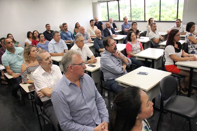 O evento foi realizado em uma sala da Escola de Contas.