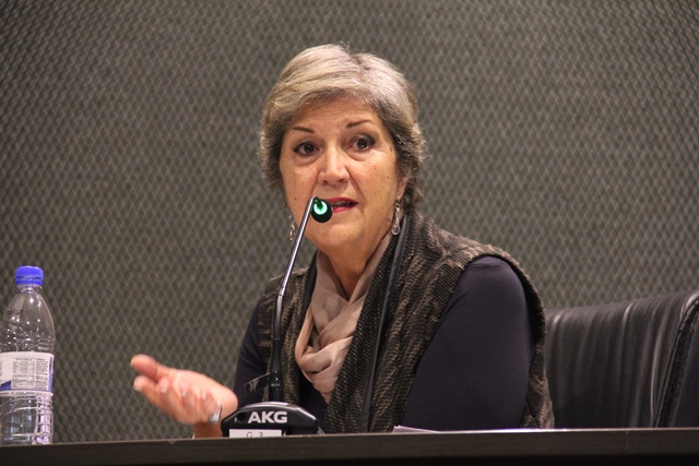 A professora Eliana Verdade foi a mediadora da palestra desta quinta-feira (11)