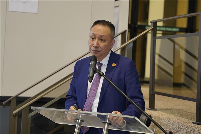 Martin Lee, representando o Hong Kong no I Fórum