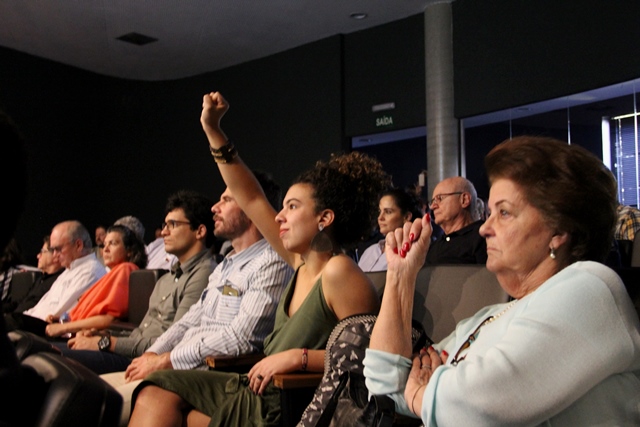 O público lotou o auditório do TCMSP na apresentação desta sexta-feira (26/07)