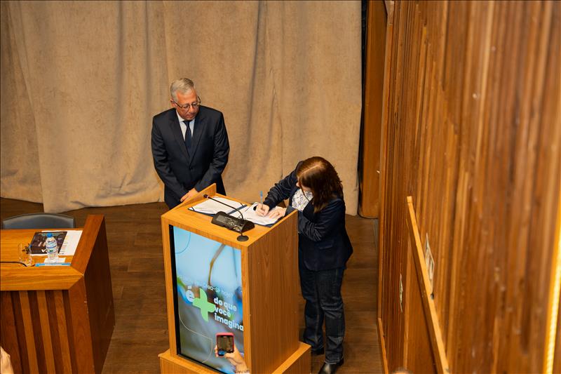 Momento da assinatura do Acordo. Foto: CREA/SP
