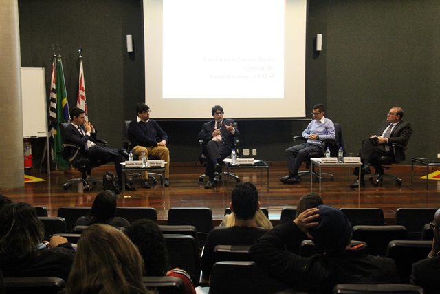 Mesa do painel sobre o “Marco Regulatório das Organizações da Sociedade Civil (MROSC) – Lei Federal 13.019/14”