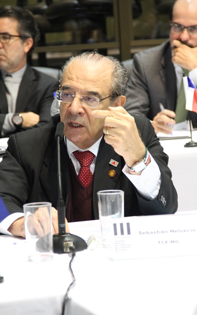 Do TCE de Minas Gerais, o conselheiro Sebastião Helvécio Ramos de Castro destacou o conceito da governança multinível
