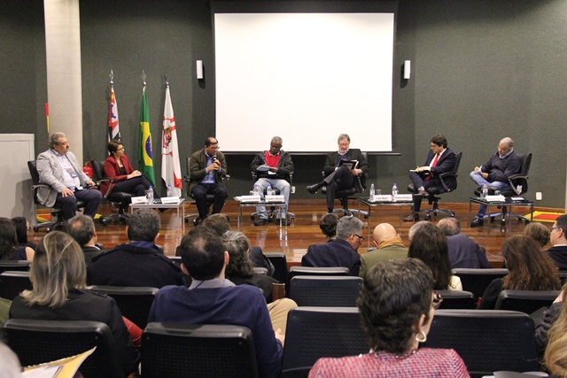 A dinâmica do encontro foi marcada por uma breve provocação inicial de cada um dos convidados