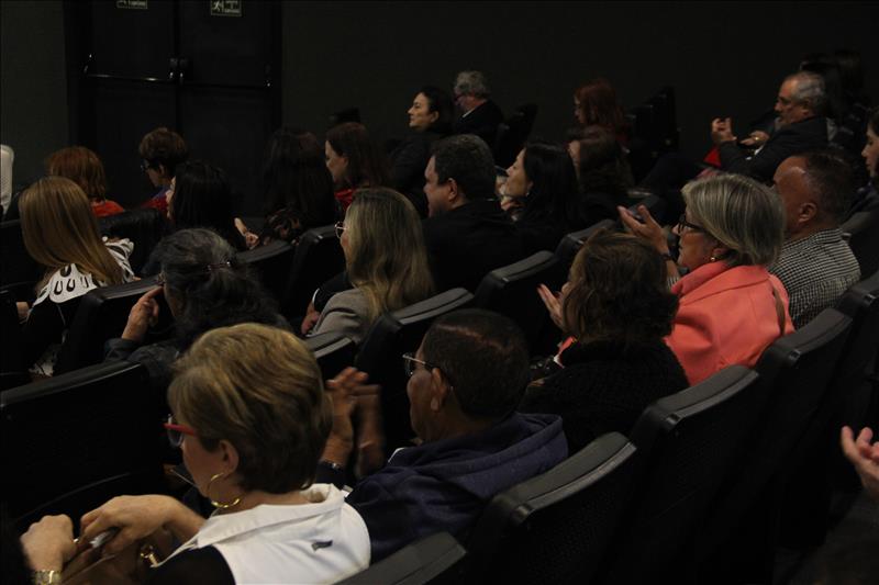 "Debate sobre tecnologia e educação"