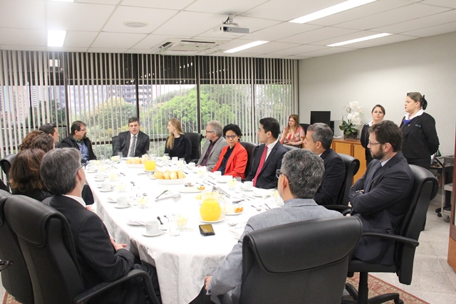 Encontro foi realizado na sala da Presidência