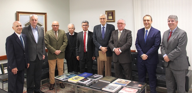 Os presentes estudaram a possibilidade de duas parcerias de interesse de ambas as instituições (TCMSP e TJSP)