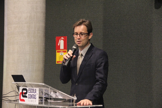 Fernando Berssaneti apresentou os conceitos de Cidades Inteligentes não como uma definição global e, sim, uma necessidade local