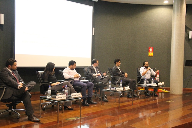 Debate sobre Auditoria Operacional