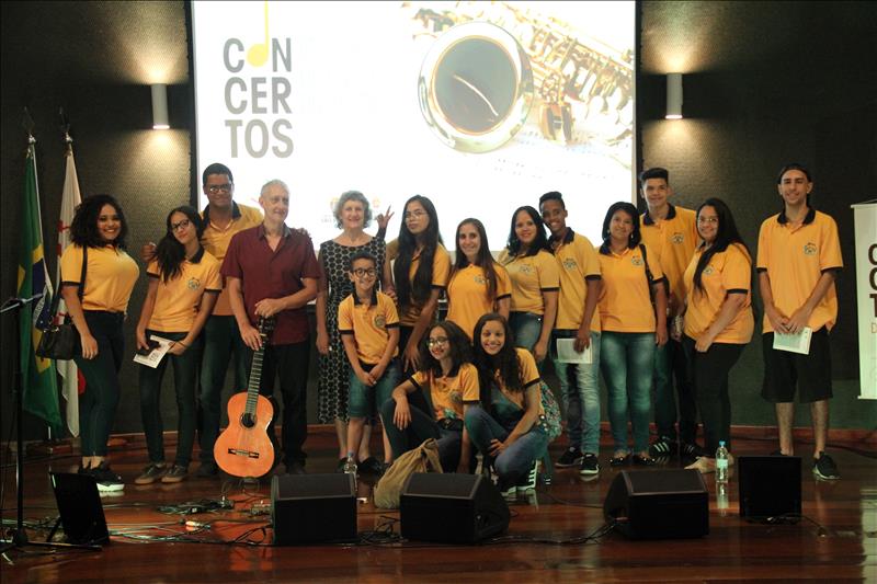 Jovens da EMEF Almirante Pedro de Frontin estavam na plateia do show