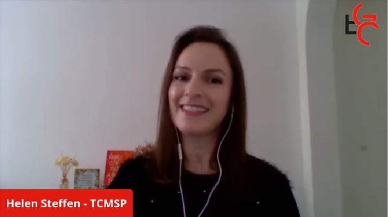 Helen Steffen, auditora do TCMSP e mediadora do evento