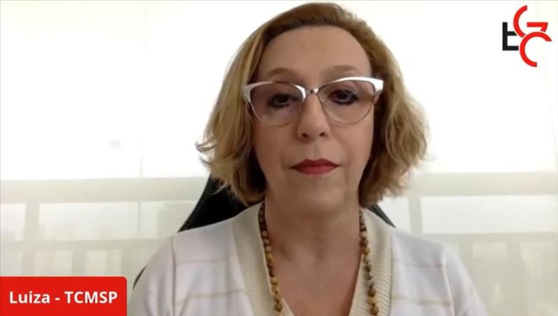 Luiza Correia Hruschka, professora da EGC, gestora da Gestão das Relações do Trabalho e mediadora do encontro