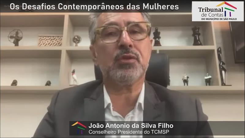 Aniversariante do dia, o presidente do TCMSP destacou que o órgão de controle tem pautado o debate sobre a questão feminina entre seus muros