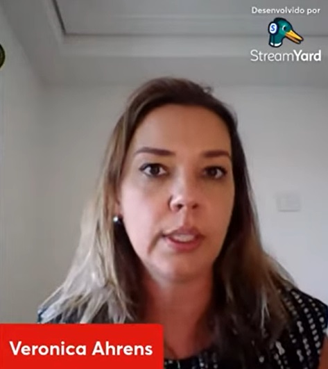 Verônica Ahrens, mestre em Gestão de Pessoas, professora e autora