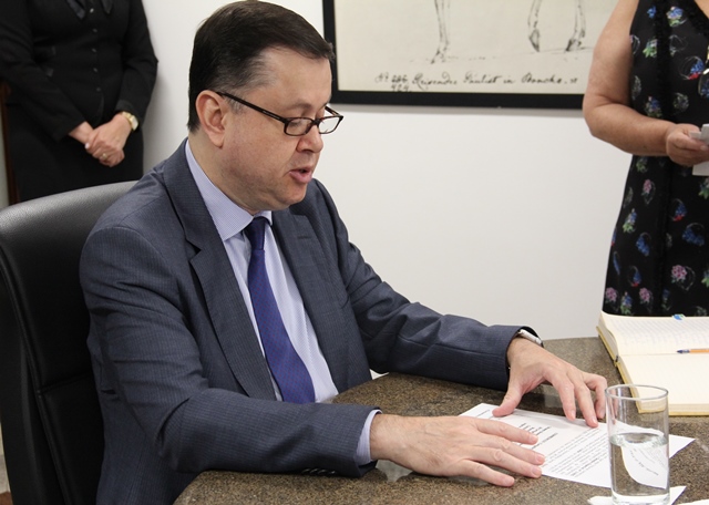 Novo corregedor Roberto Braguim toma posse para 2018