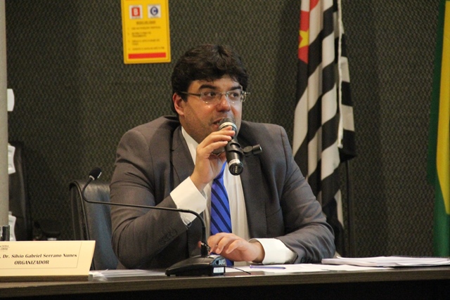 Professor Silvio Serrano Nunes, também organizador do evento 