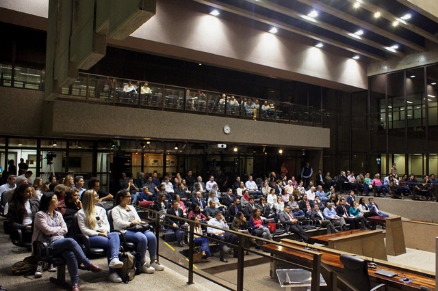 O plenário do TCM estava lotado durante o último dia de seminários.
