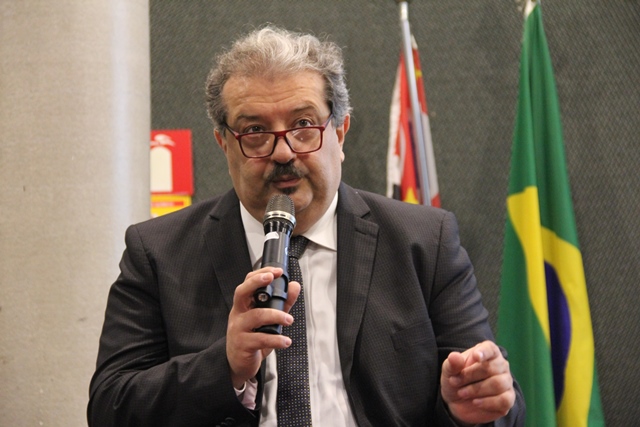 O diretor-presidente da Escola de Contas, Maurício Piragino, fez comentários acerca das exposições