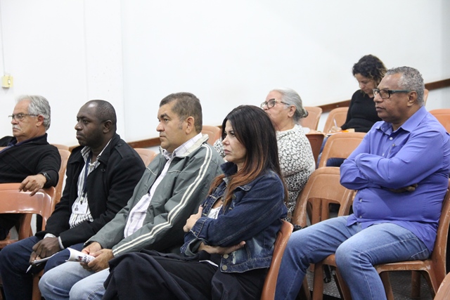 Moradores da região acompanharam a apresentação do TCMSP nesta terça-feira (13/08)