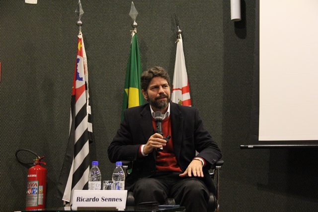 Economista e cientista político Ricardo Sennes
