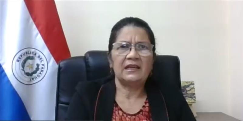 A diretora geral de Controle Governamental do Tribunal de Contas do Paraguai, Gladys Fernández, foi a segunda debatedora e reforçou que as instituições devem aperfeiçoar seus conhecimentos para realizarem as atividades com maior eficácia
