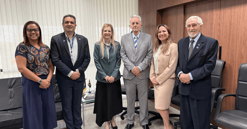 Dir. p. esq.: Patrícia Barbosa, Conselheira da Câmara Especializada de Engenharia Civil do CREA-SP; Anderson Ribeiro, Presidente do IPT; Conselheira Cristiana de Castro, Presidente do TCE-SP; Domingos Dissei, Conselheiro Presidente do TCM-SP; Manuela Faria, Secretária do TCU; e José Eduardo Poyares, Presidente do IE